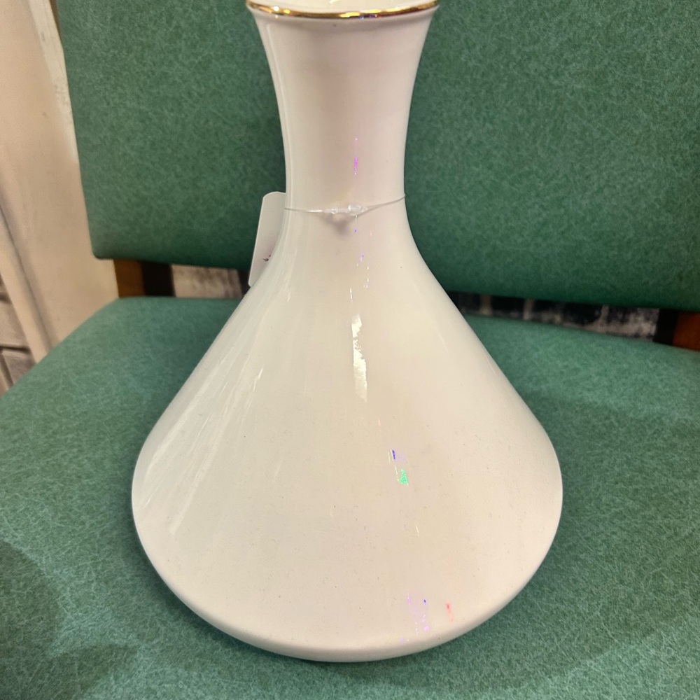 Home Decor Wedgwood Hathaway knock off vase - Picture 4 of 5